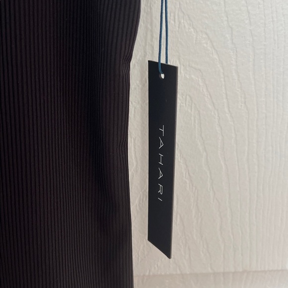 Tahari Classic Black Tank Top - NWT - Picture 3 of 5